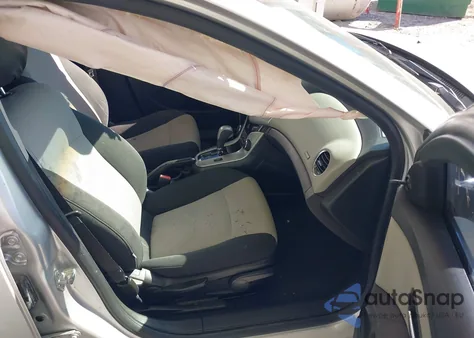 2011 Chevrolet Cruze Ls z USA, uszkodzony, nr VIN 1G1PC5SH8B7114174